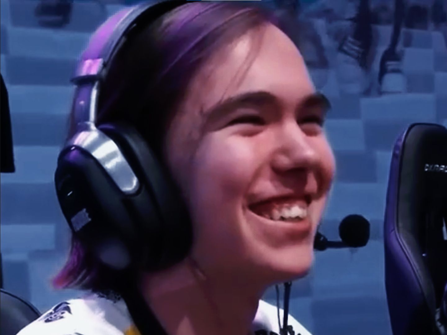 他将继续保 他将继续保