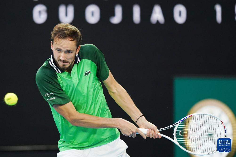 他并未勉强 他并未勉强